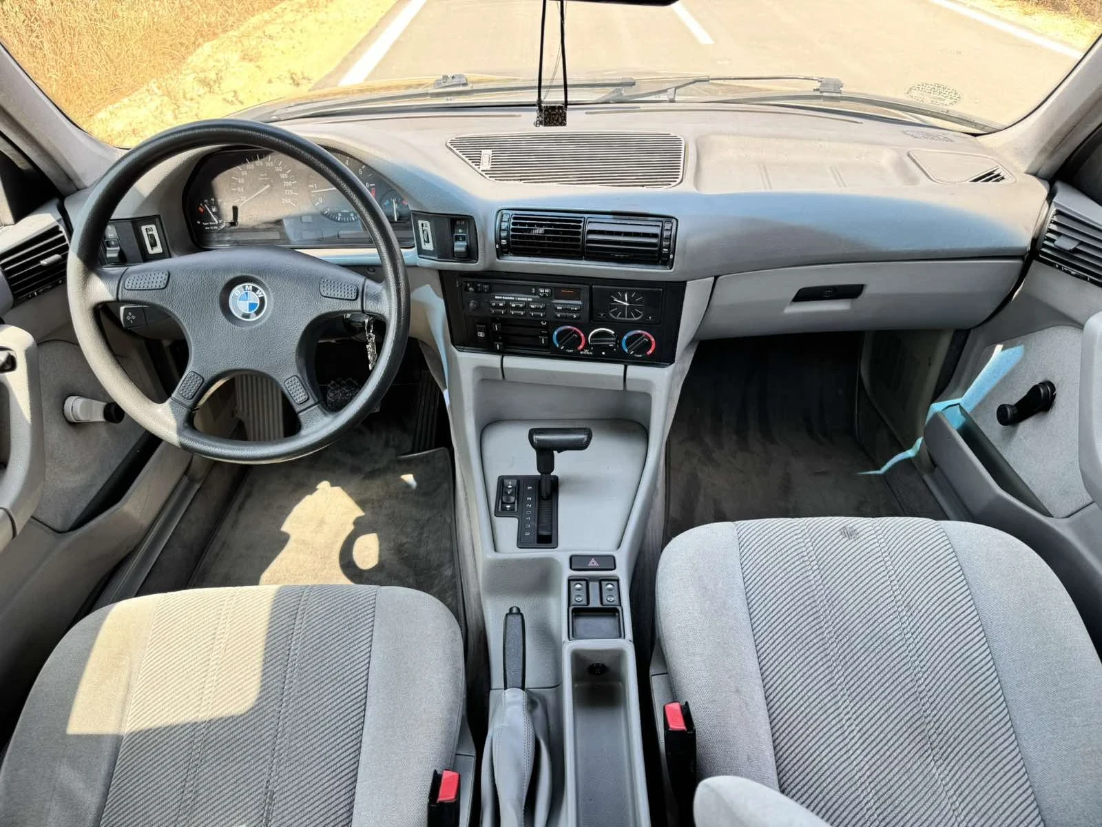 BMW 520 Е - 34 АВТОМАТ , снимка 13 - Автомобили и джипове - 56340463