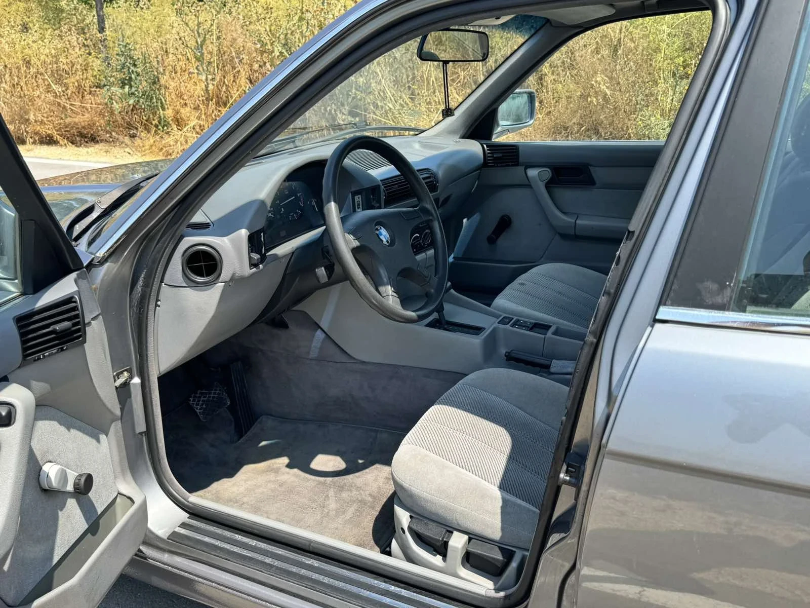 BMW 520 Е - 34 АВТОМАТ , снимка 9 - Автомобили и джипове - 56340463