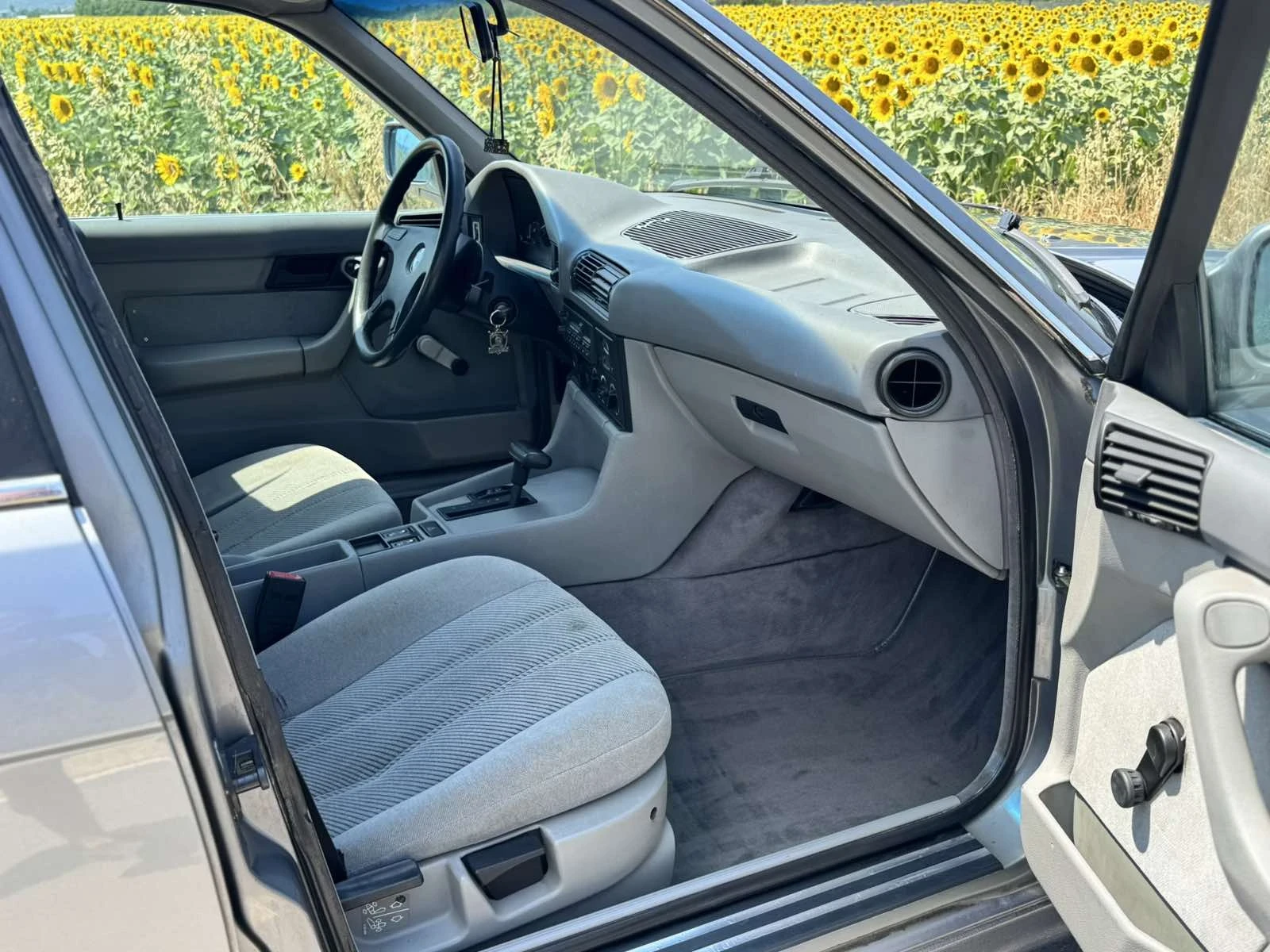 BMW 520 Е - 34 АВТОМАТ , снимка 10 - Автомобили и джипове - 56340463