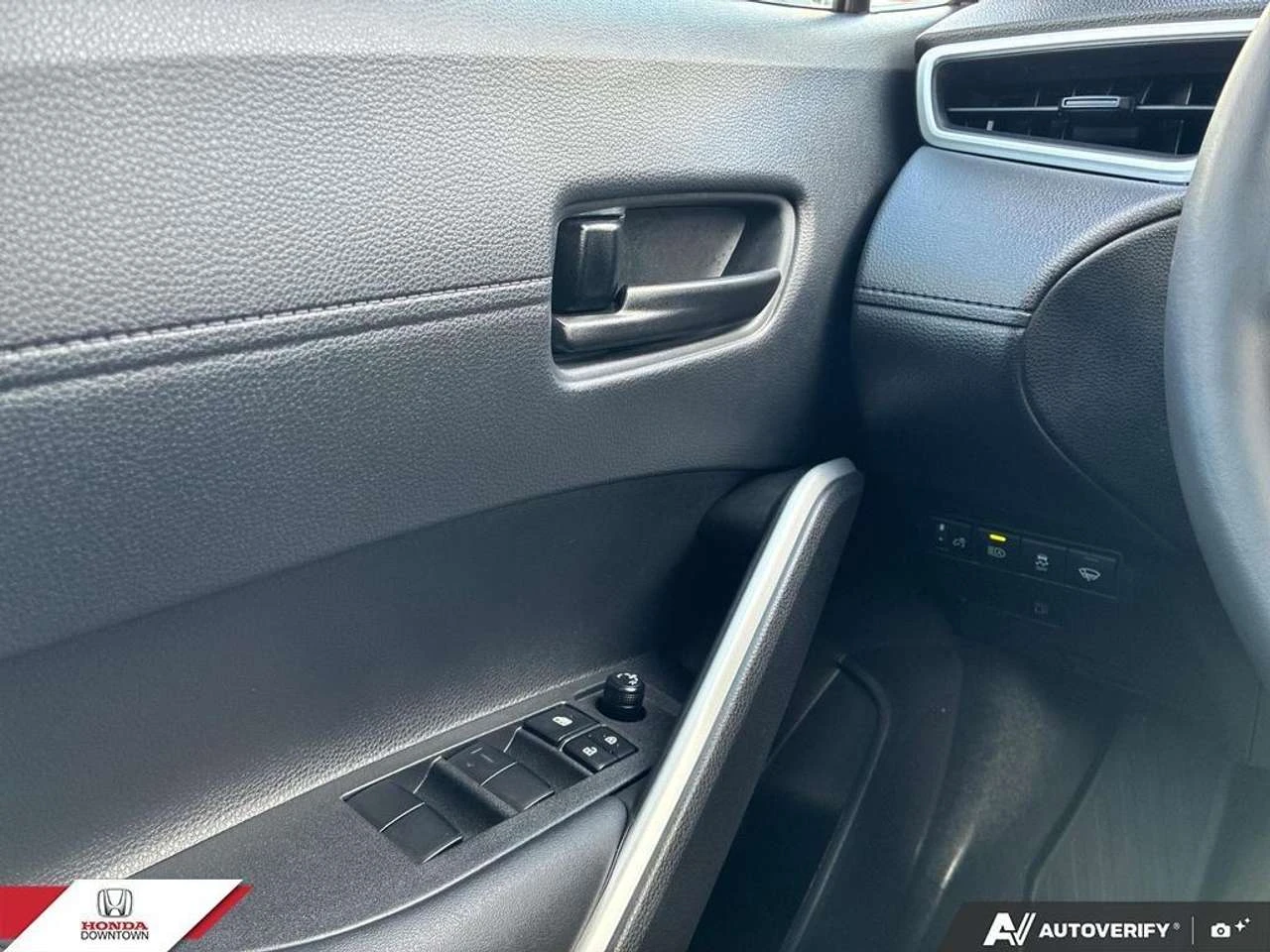 Toyota Corolla Cross Corolla Cross Hybrid | Mobile.bg � ����������� 14