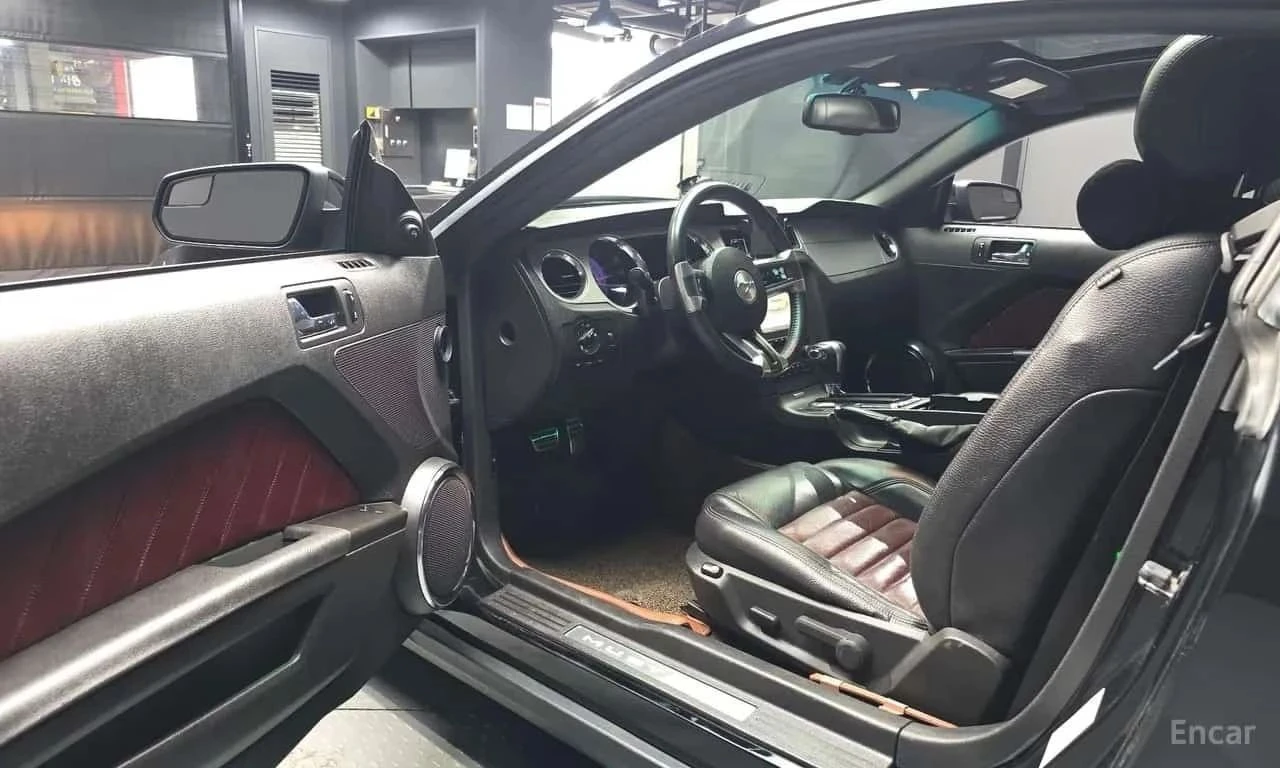 Ford Mustang, снимка 6 - Автомобили и джипове - 56689905