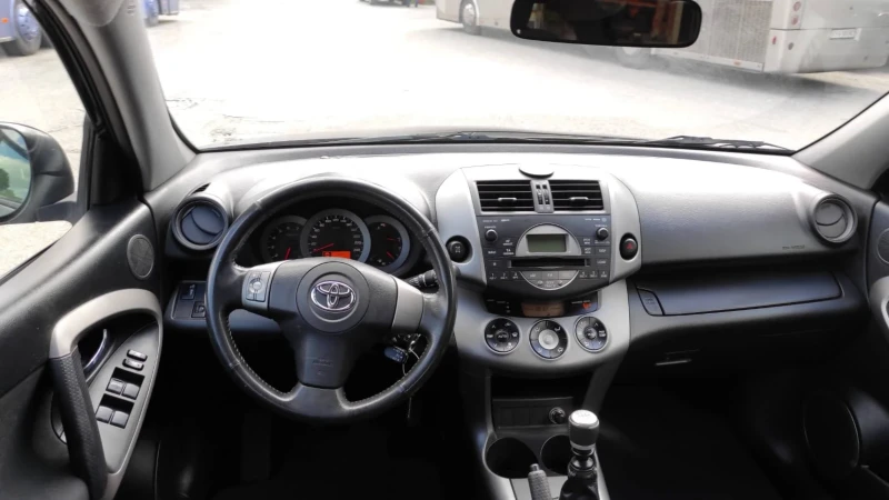 Toyota Rav4 2.2D4D , снимка 7 - Автомобили и джипове - 47622810