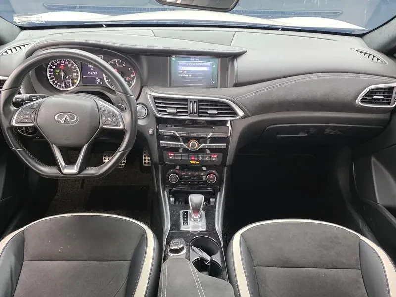 Infiniti Q30 Premium 2.0 Бензин, снимка 3 - Автомобили и джипове - 55434022
