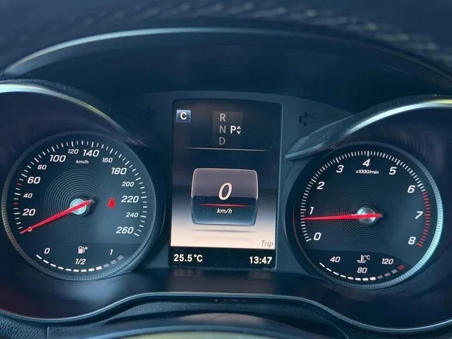 Mercedes-Benz GLC 300 4MATIC | Подгрев | Blind Spot | Keyless Start, снимка 9 - Автомобили и джипове - 55846615