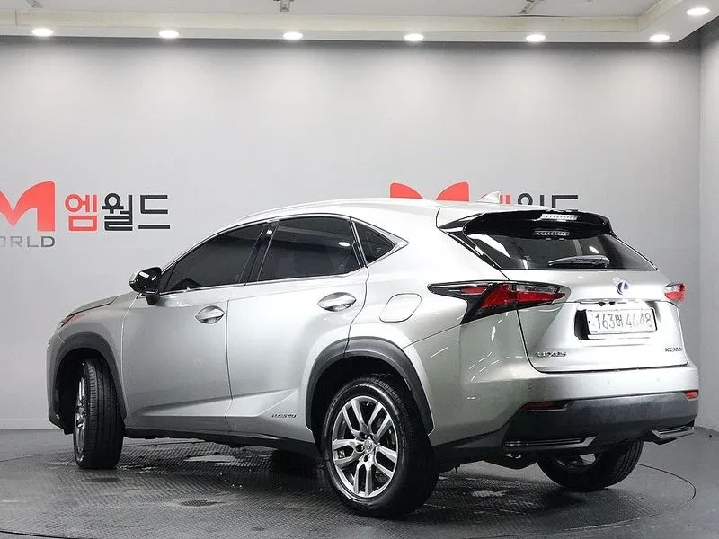 Lexus NX 300H SUPREME, снимка 4 - Автомобили и джипове - 56360142