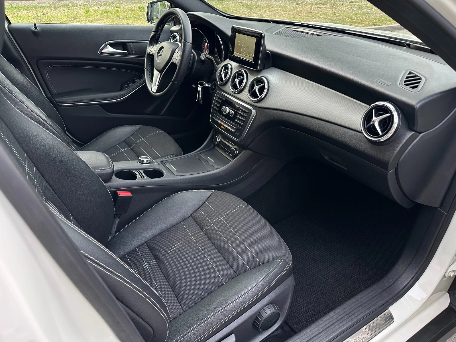 Mercedes-Benz GLA 200 d ПАНОРАМА* ПЪЛНА СЕРВИЗНА ИСТОРИЯ* !! - изображение 10