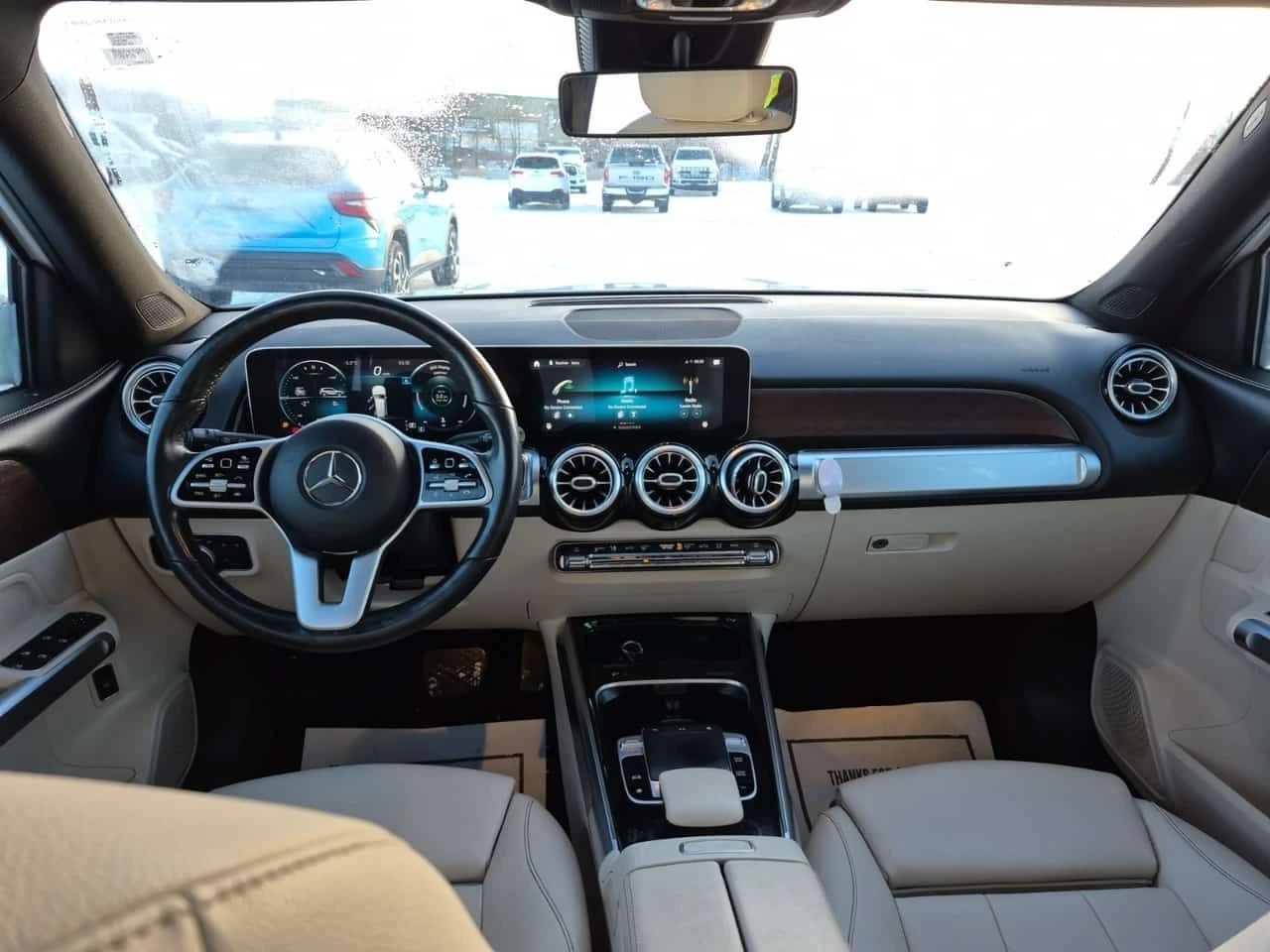 Mercedes-Benz GLB 250 /CARFAX /Панорама/Подгрев/Памет/ - изображение 9