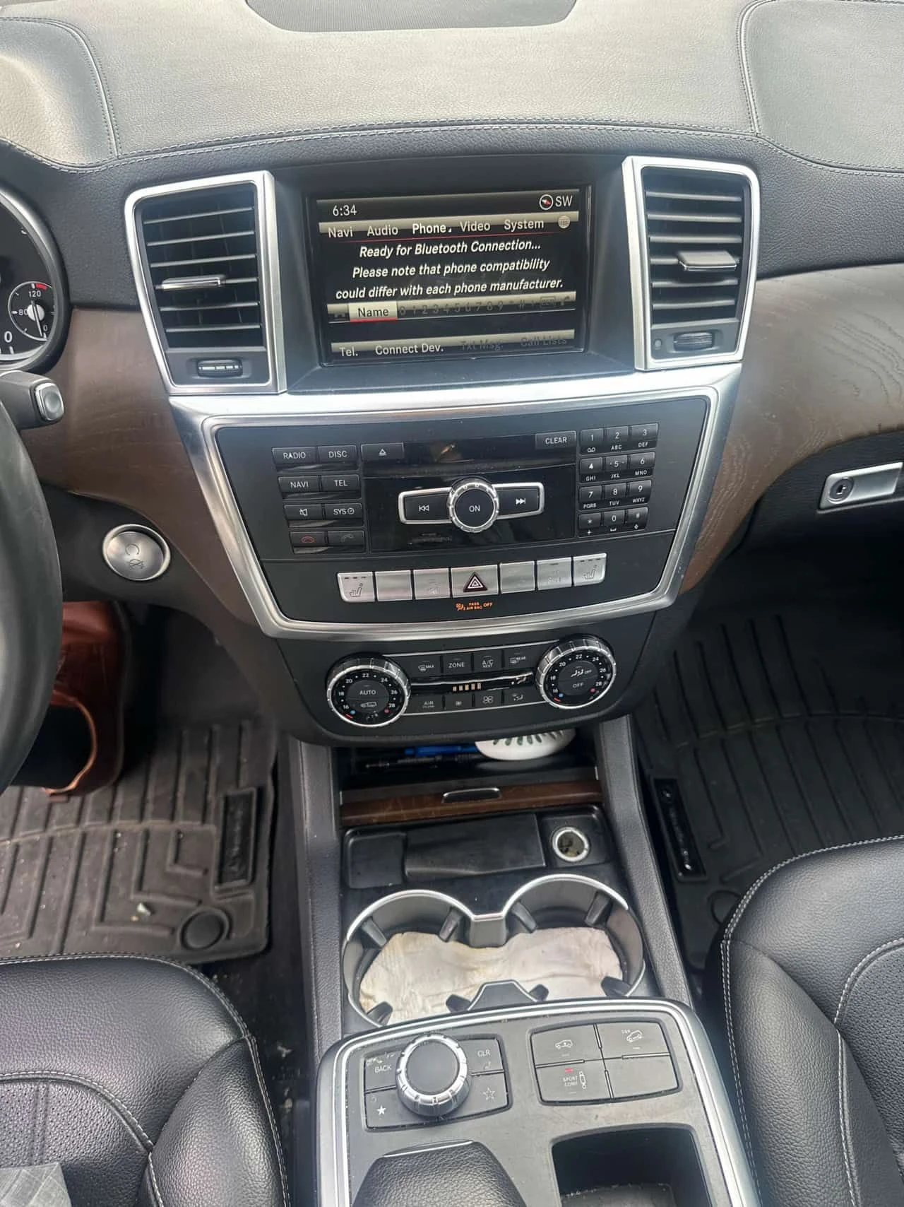Mercedes-Benz GL 350 4MATIC * ГЛАВНО ПРЕДСТАВИТЕЛСТВО НА MERCEDES* , снимка 9 - Автомобили и джипове - 54714500