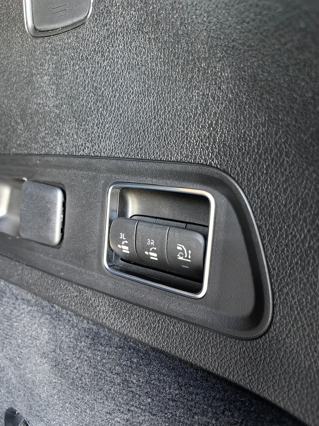 Mercedes-Benz GLS 350 AMG/Burmester/Massage/Invoice, снимка 15 - Автомобили и джипове - 55514066