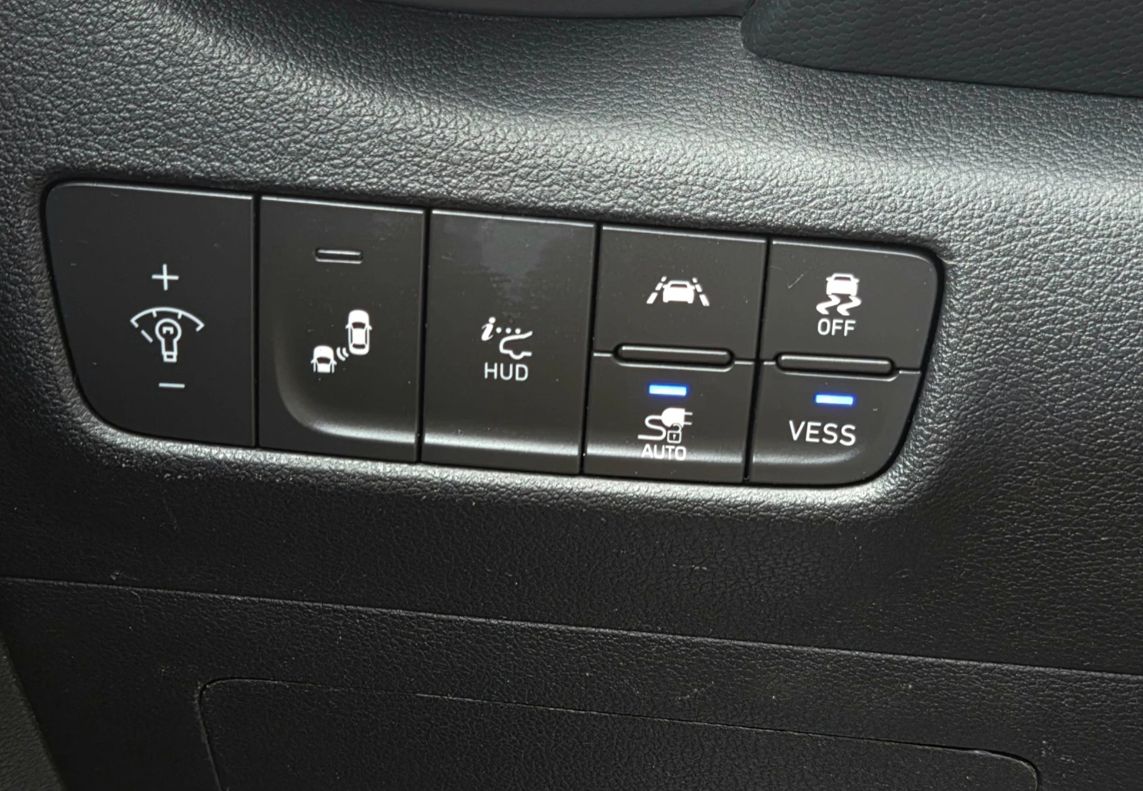 Hyundai Kona SOH98%/Термопомпа, снимка 14 - Автомобили и джипове - 55648937