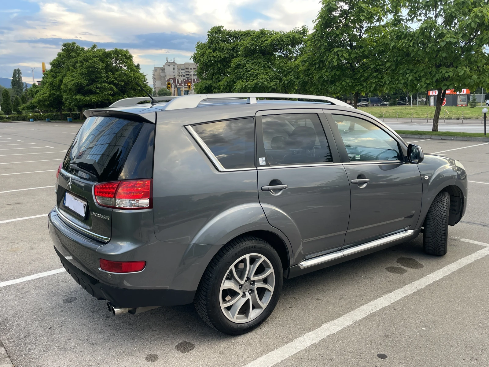 Citroen C-Crosser, снимка 3 - Автомобили и джипове - 56301202