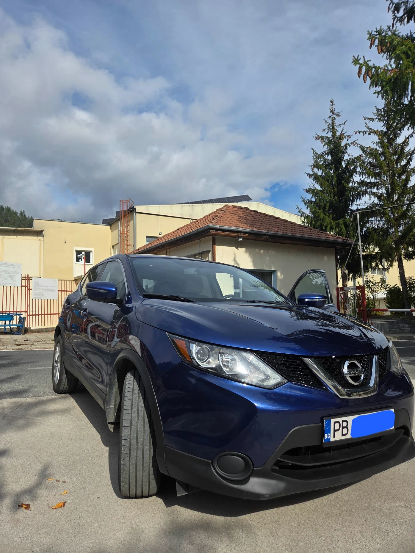 Nissan Qashqai, снимка 4 - Автомобили и джипове - 56643950