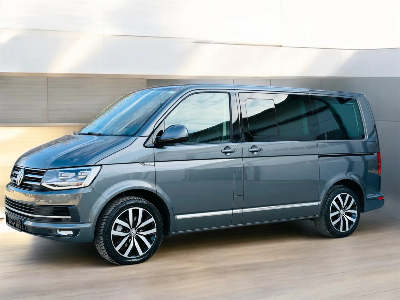VW Multivan * HIGHLINE* 4MOTION* FULL* DSG*  - изображение 3
