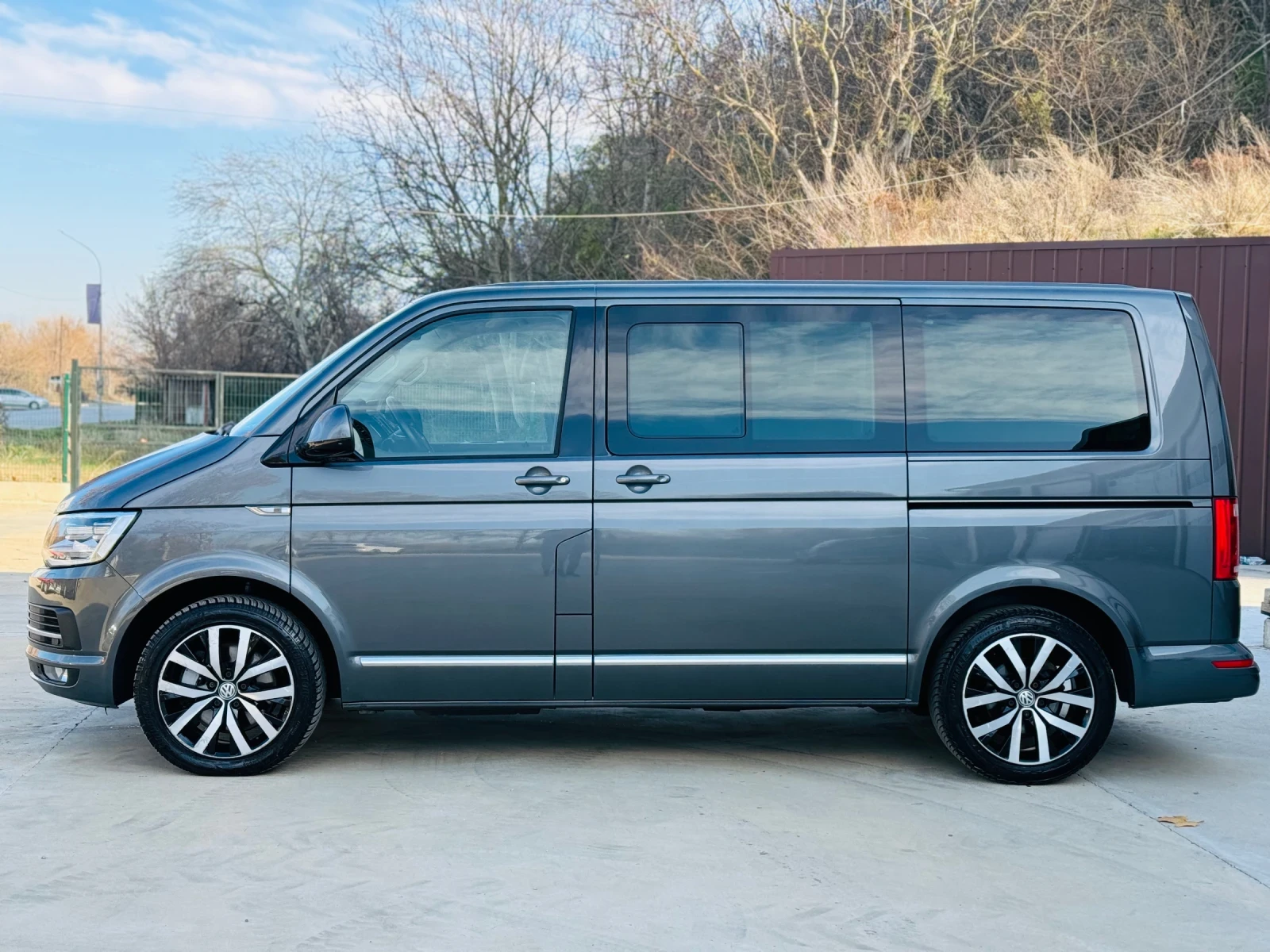 VW Multivan * HIGHLINE* 4MOTION* FULL* DSG*  - изображение 4