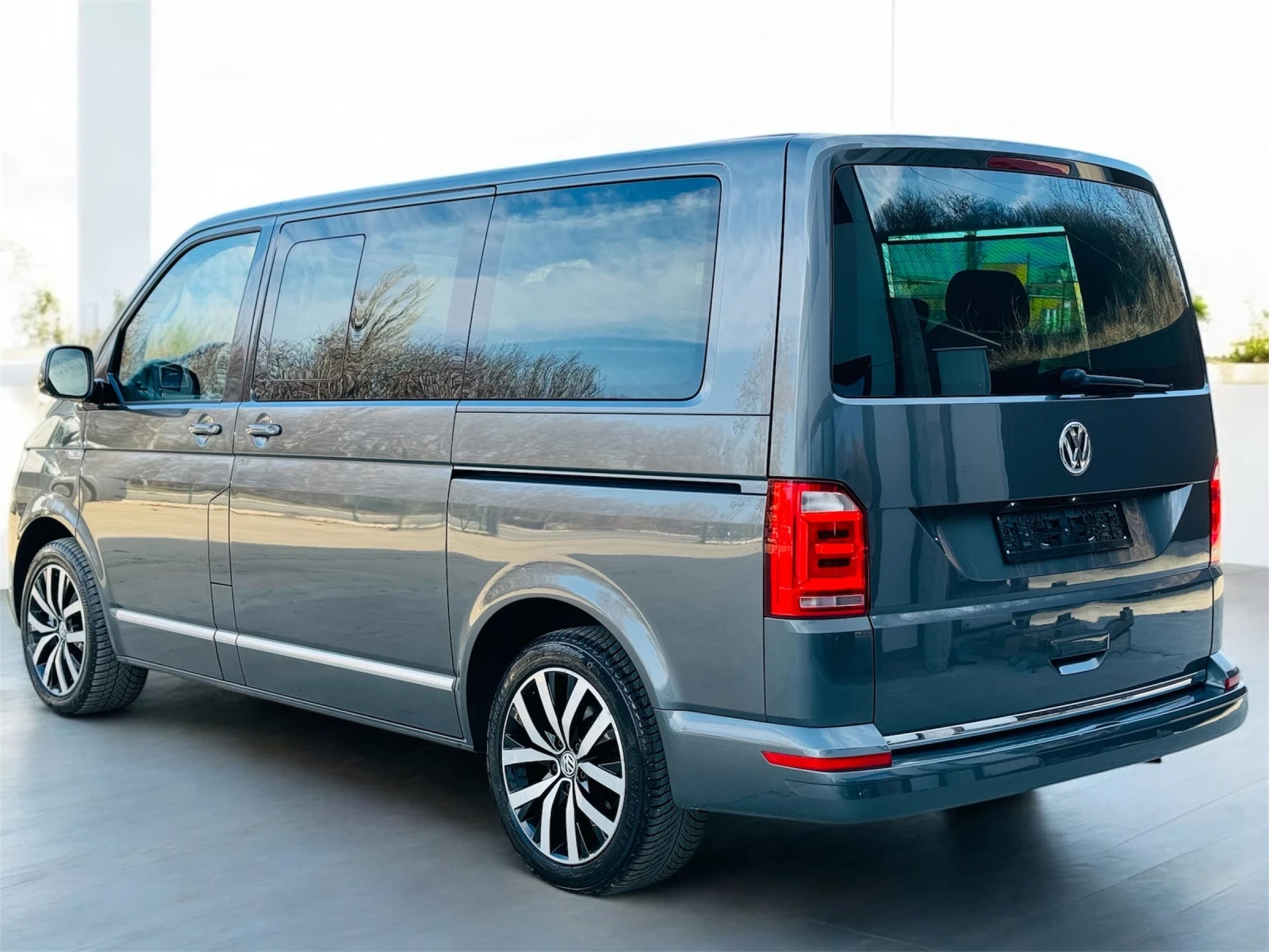 VW Multivan * HIGHLINE* 4MOTION* FULL* DSG*  - изображение 5