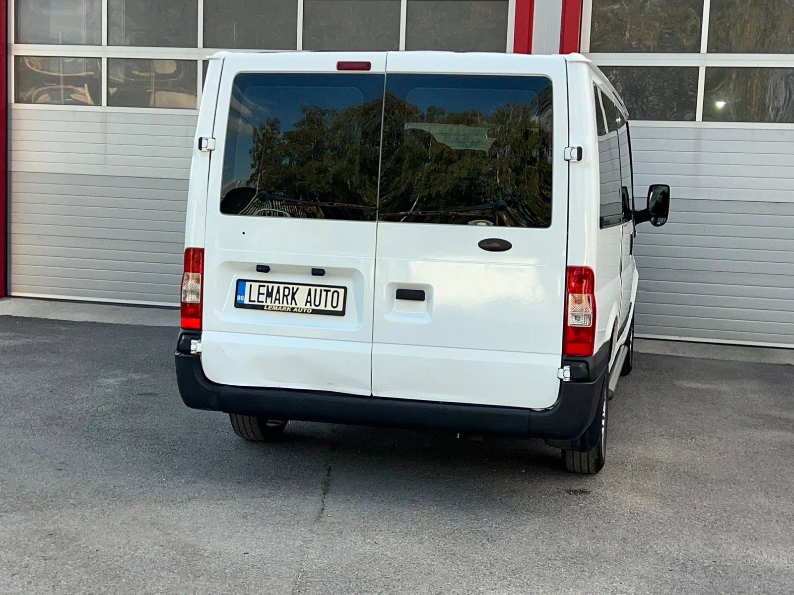 Ford Transit 2.2TDCI KLIMATIK NAVI 6-СКОРОСТИ ЛИЗИНГ!!!, снимка 8 - Бусове и автобуси - 53746170