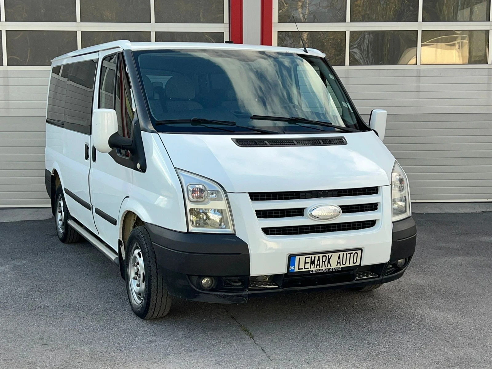 Ford Transit 2.2TDCI KLIMATIK NAVI 6-СКОРОСТИ ЛИЗИНГ!!!, снимка 5 - Бусове и автобуси - 53746170