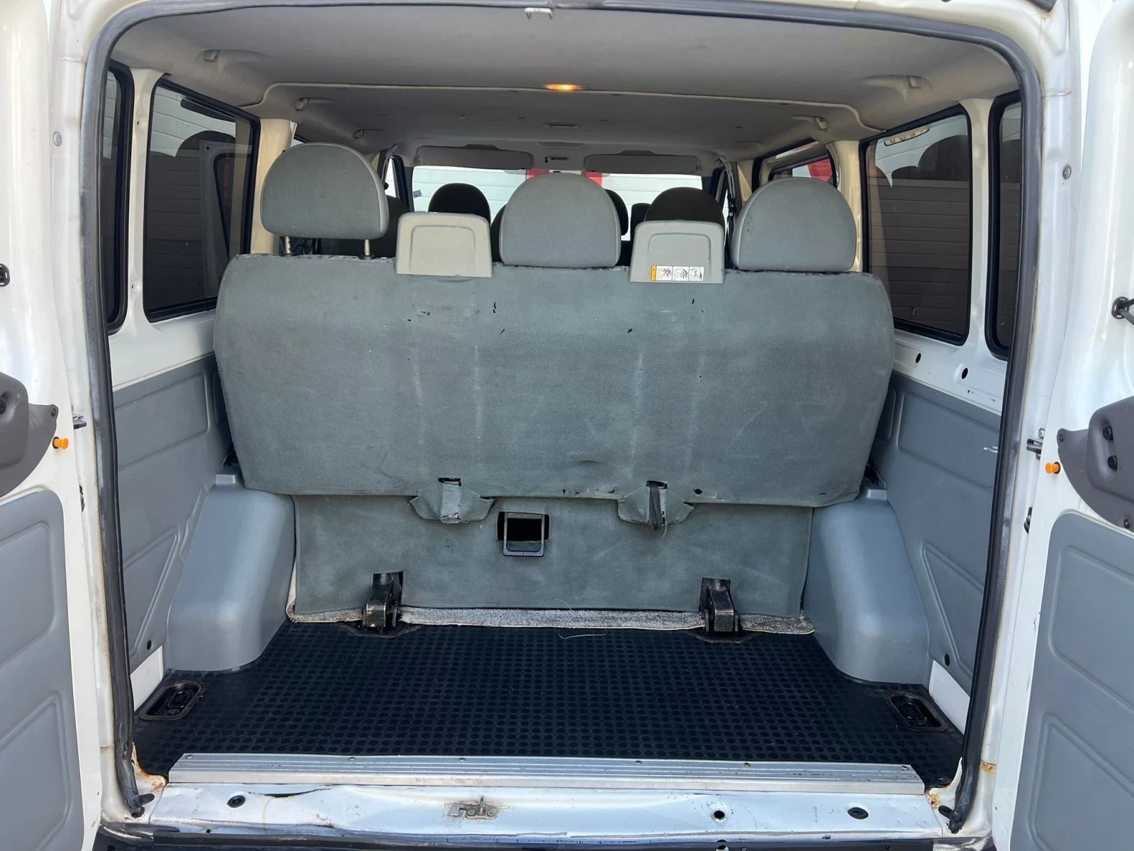 Ford Transit 2.2TDCI KLIMATIK NAVI 6-СКОРОСТИ ЛИЗИНГ!!!, снимка 11 - Бусове и автобуси - 53746170