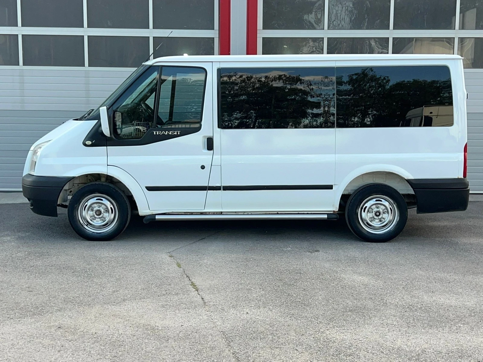 Ford Transit 2.2TDCI KLIMATIK NAVI 6-СКОРОСТИ ЛИЗИНГ!!!, снимка 6 - Бусове и автобуси - 53746170