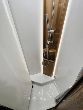 Кемпер Burstner Lyseo I 726 G * Harmony Line* Automatik* Klima, снимка 16