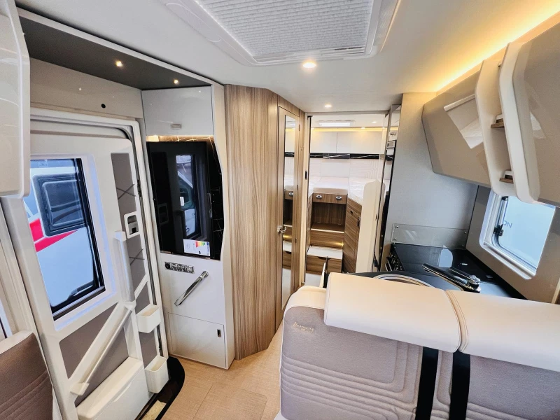 Кемпер Burstner Lyseo I 726 G Harmony  Automatik Klima 5 местен, снимка 10 - Каравани и кемпери - 53227402