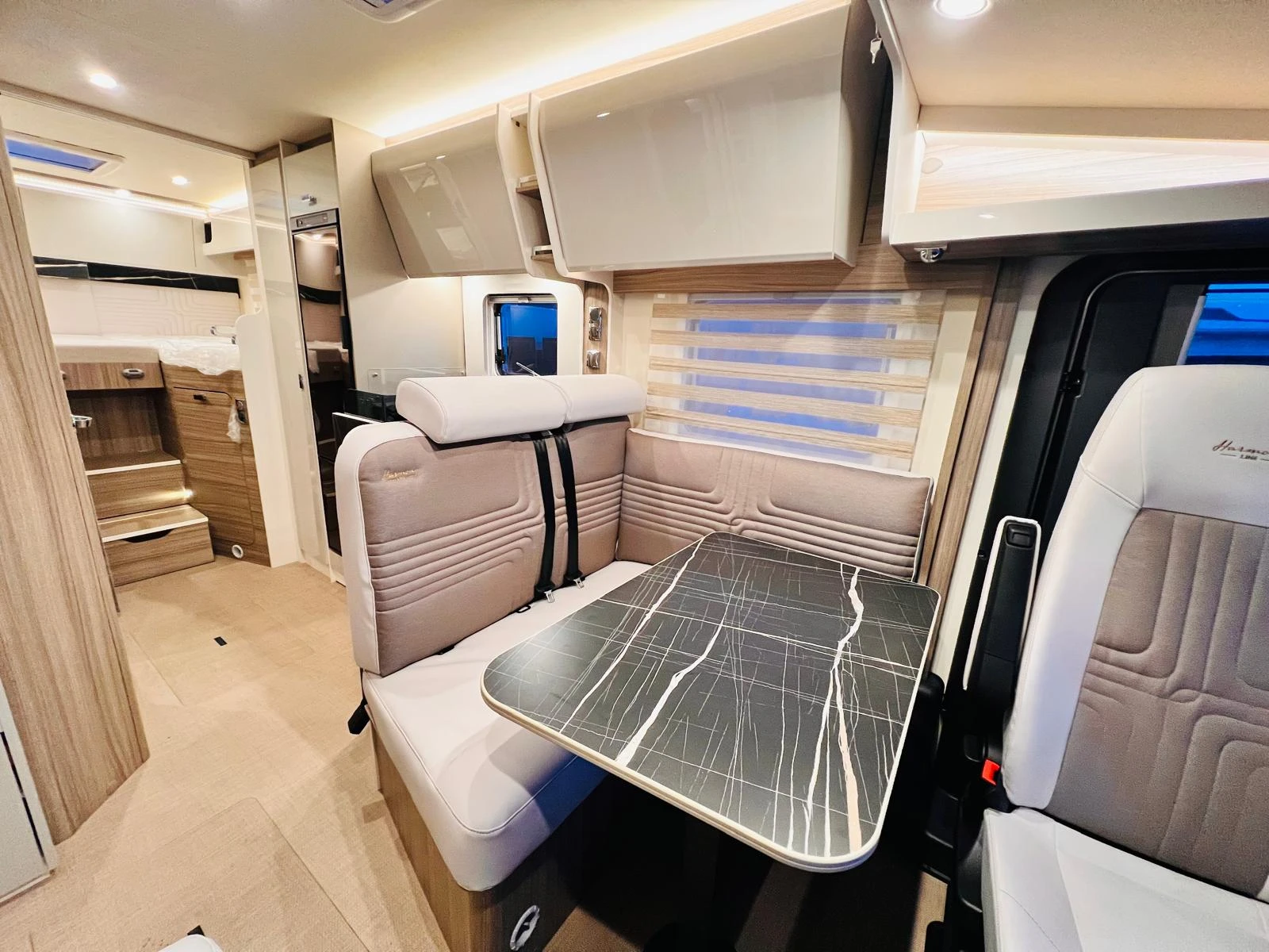 ������ Burstner Lyseo I 726 G * Harmony Line* Automatik* Klima | Mobile.bg � ����������� 13