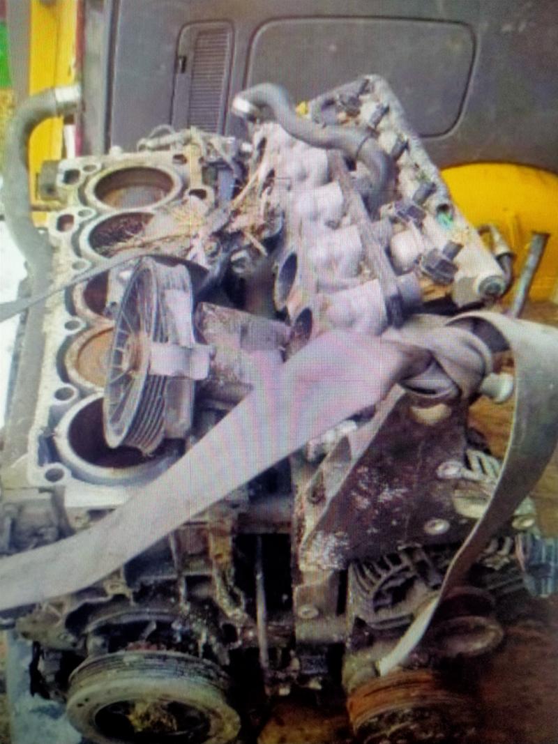 Двигател на части за Волво s80 2,4 бензин 170кс, снимка 3 - Части - 33543828