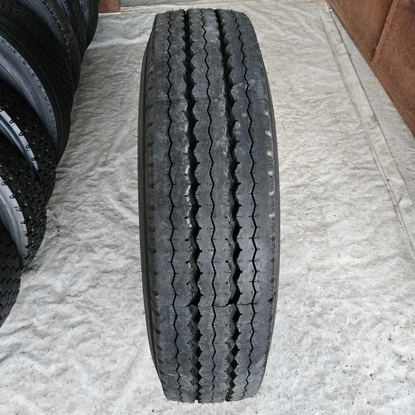 Гуми 295/80R22.5 | Mobile.bg — изображение 1