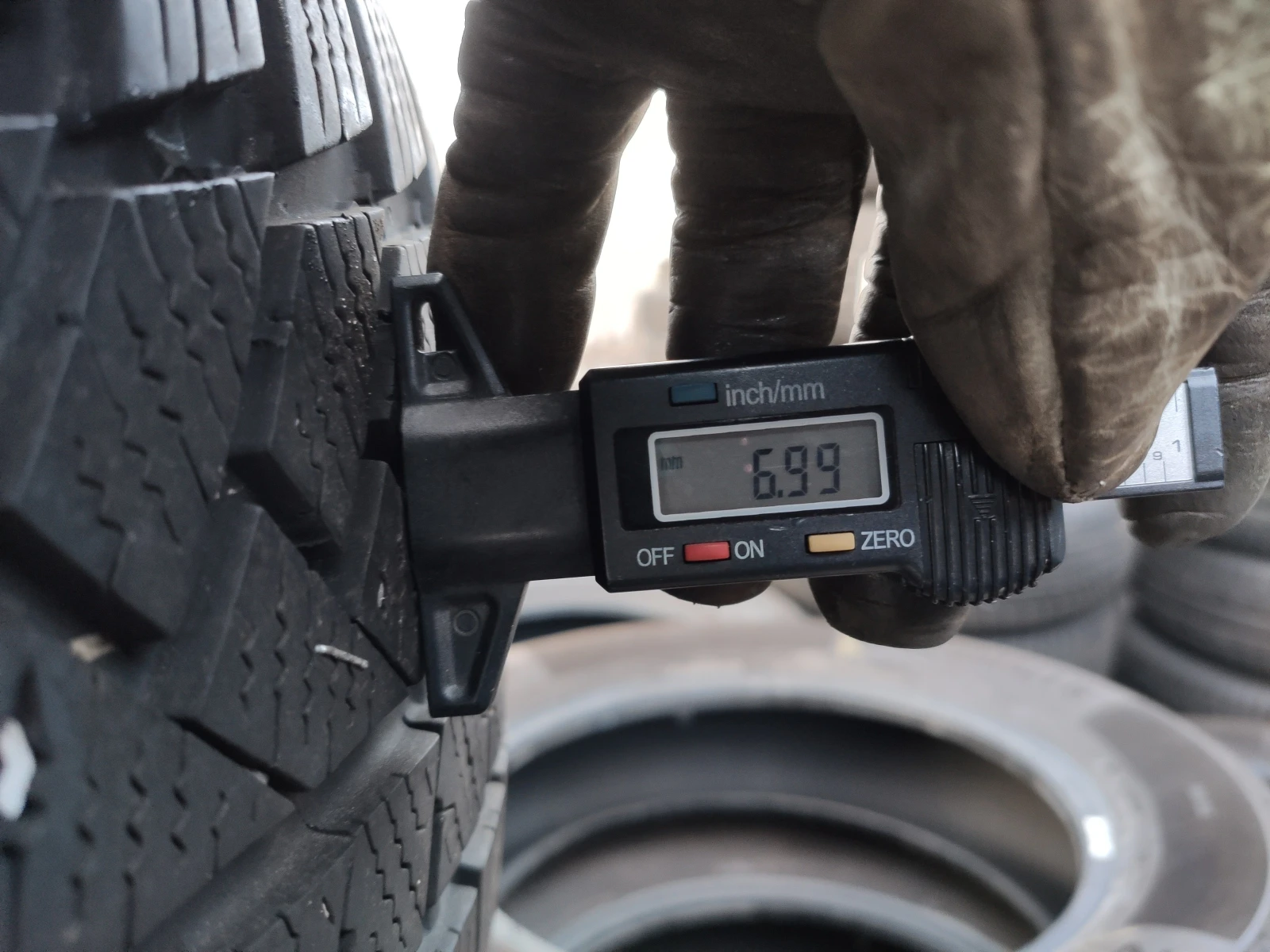 Гуми Зимни 255/55R19, снимка 7 - Гуми и джанти - 54001053