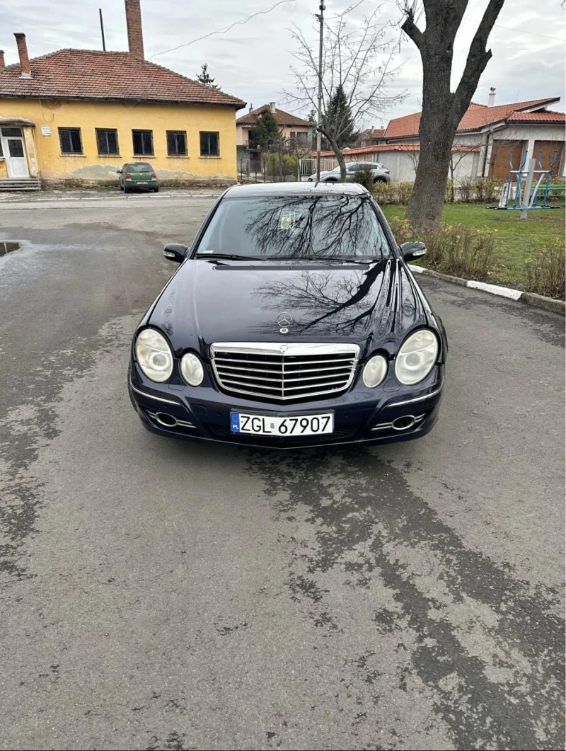 Mercedes-Benz E 220 Avantgarde, снимка 1 - Автомобили и джипове - 48419529