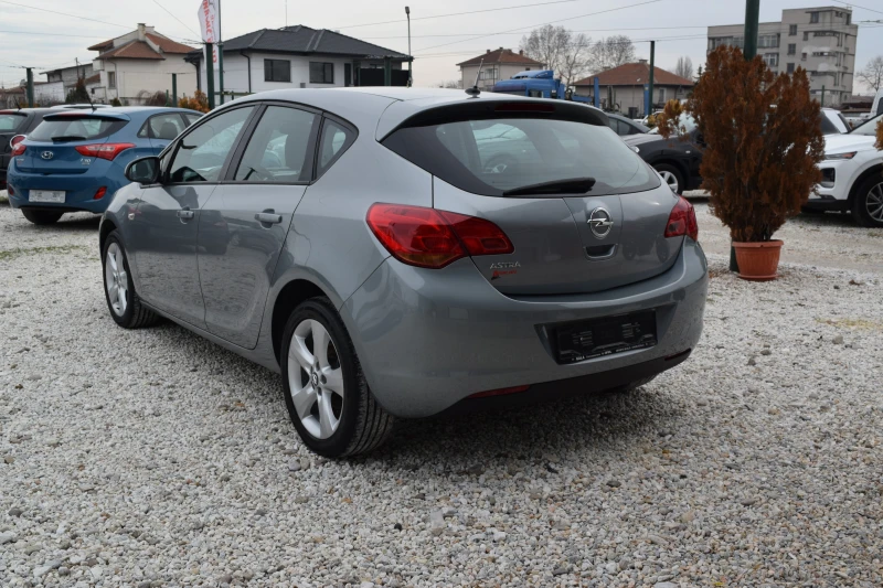 Opel Astra 1.4  Газ* Euro 5* 100 кс, снимка 5 - Автомобили и джипове - 48610680