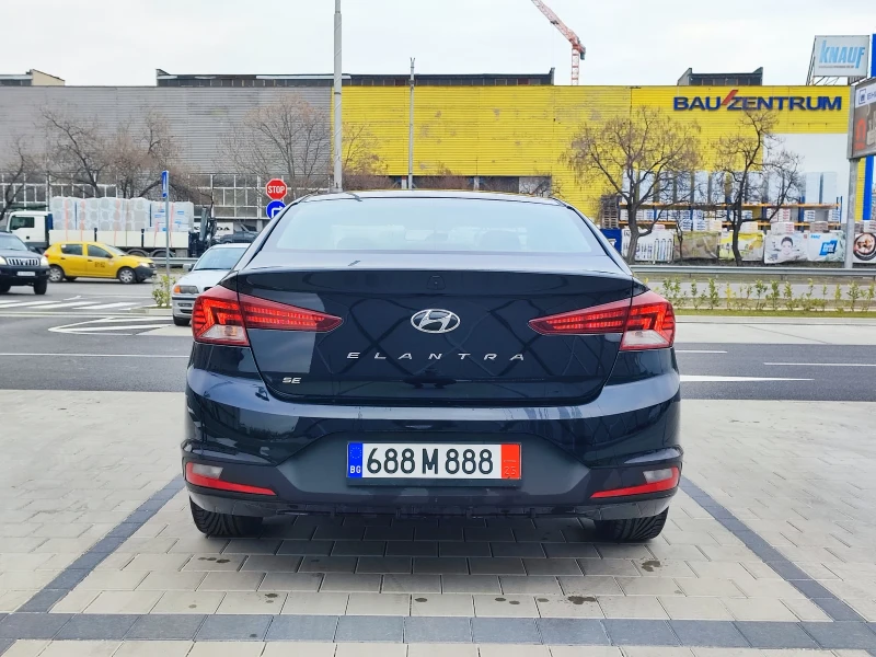 Hyundai Elantra 2.0I/150kc/Automat/Camera/Facelift, снимка 4 - Автомобили и джипове - 49118898