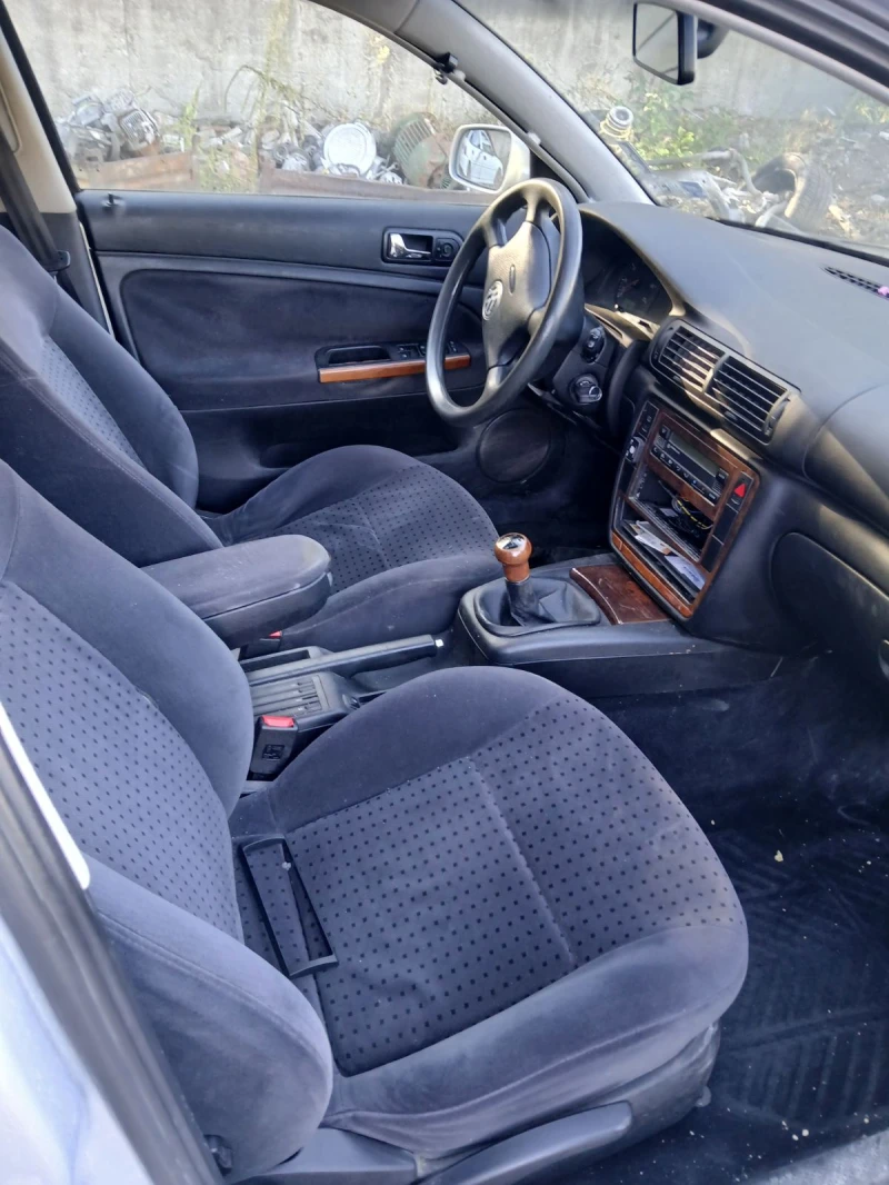 VW Passat, снимка 4 - Автомобили и джипове - 51900505