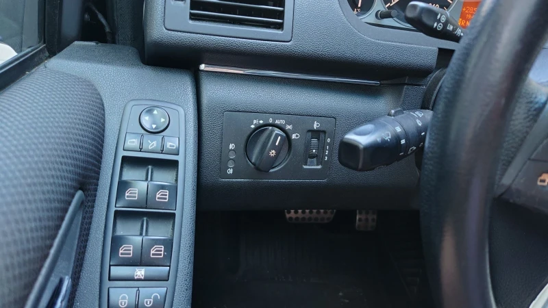 Mercedes-Benz B 180, снимка 7 - Автомобили и джипове - 52743320