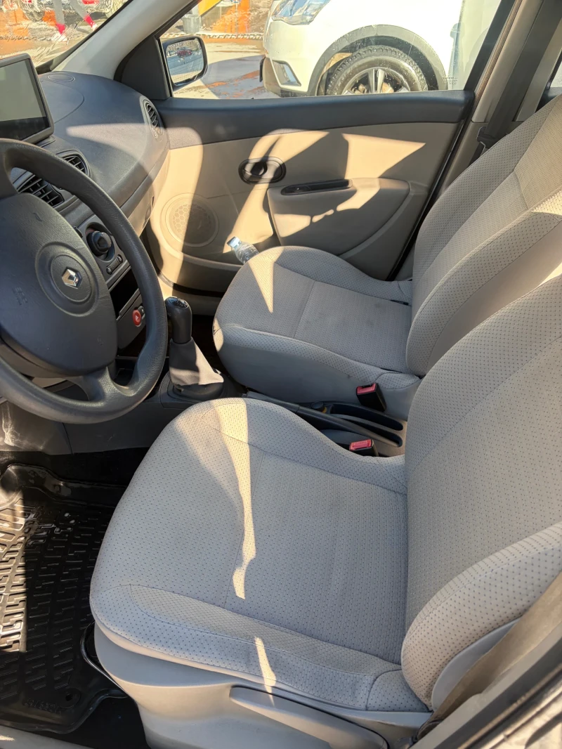 Renault Clio, снимка 12 - Автомобили и джипове - 52955040