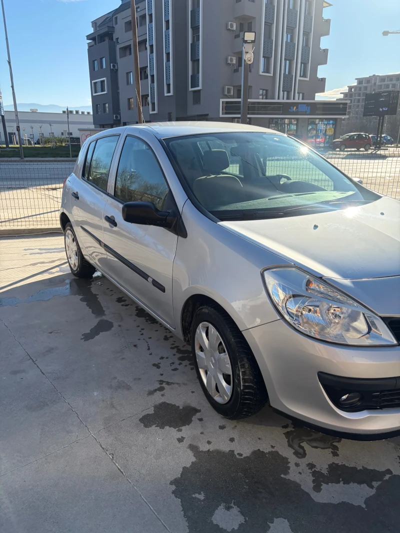 Renault Clio, снимка 2 - Автомобили и джипове - 52955040