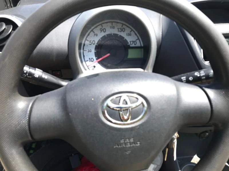 Toyota Aygo 1.0 i /1KR/ 68k.c., снимка 2 - Автомобили и джипове - 46975871