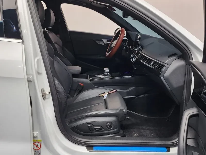 Audi A4 2.0 Tdi Premium, снимка 11 - Автомобили и джипове - 53468147