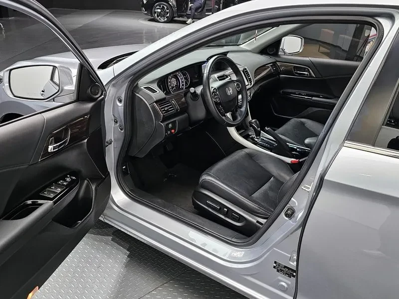 Honda Accord 2.4 9Th Generation, снимка 11 - Автомобили и джипове - 55985196