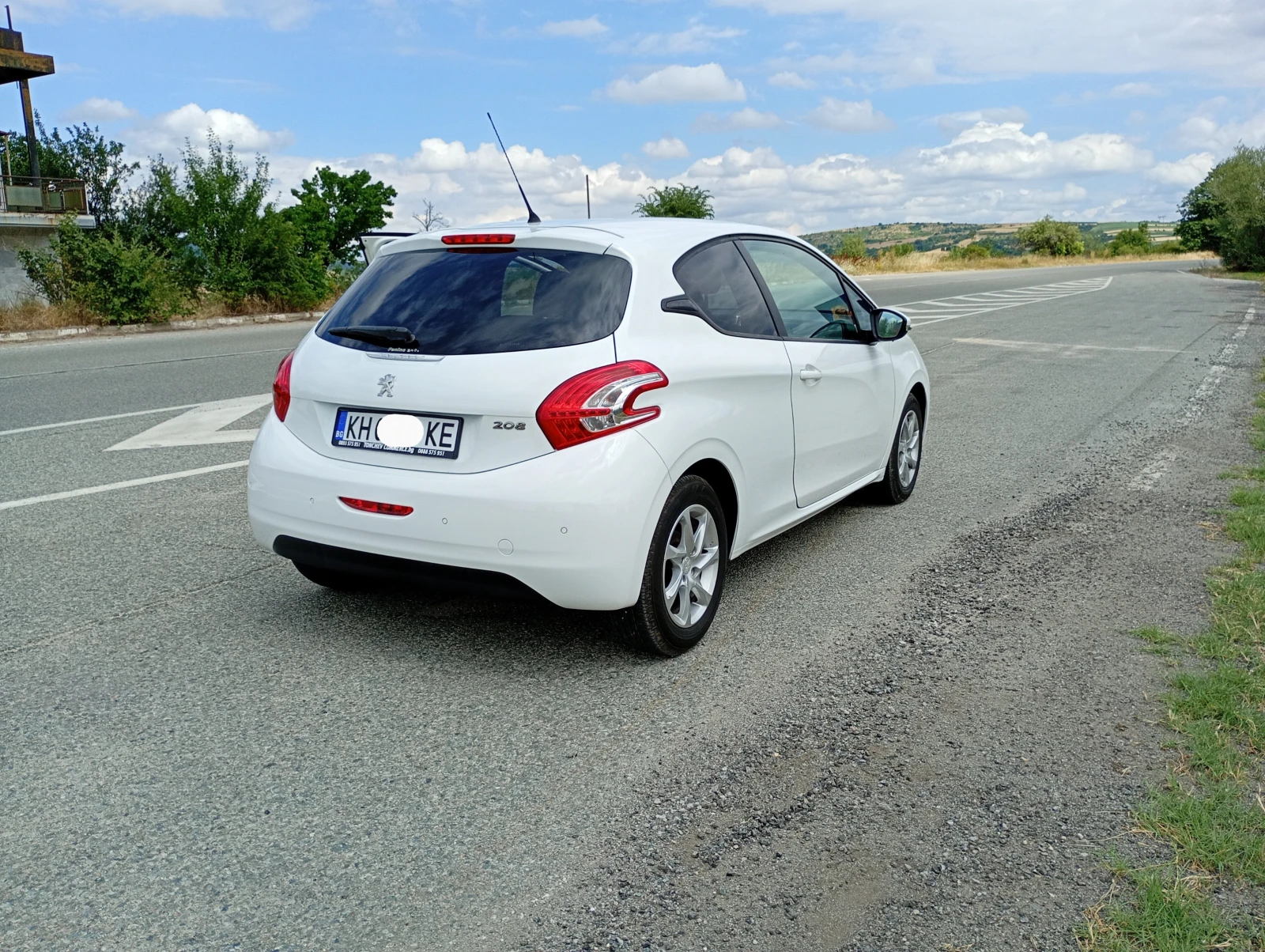 Peugeot 208 1.4 EHDI - изображение 2