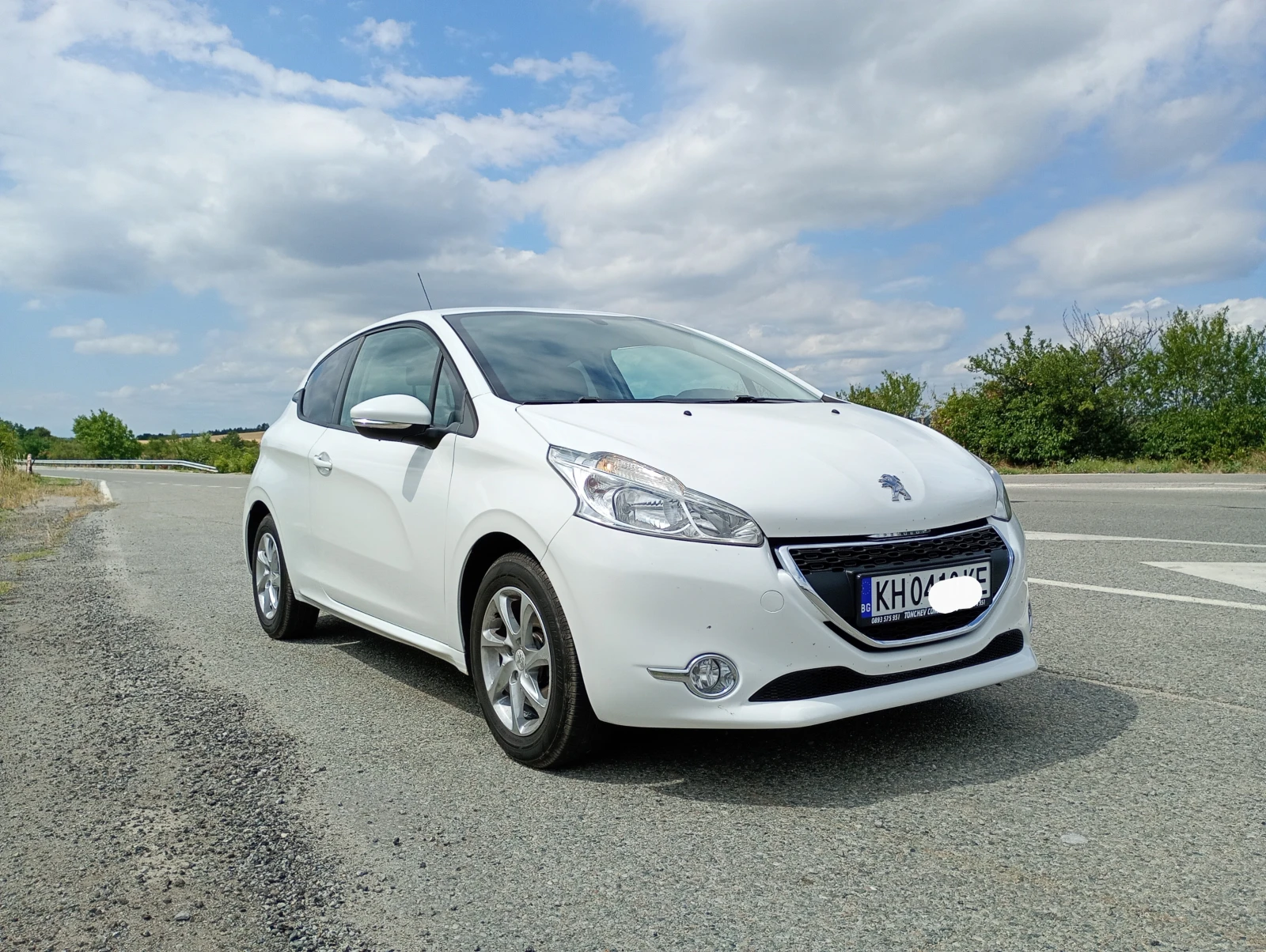 Peugeot 208 1.4 EHDI - изображение 4