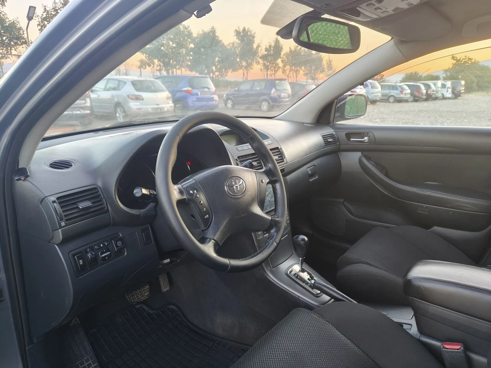 Toyota Avensis 1.8 i AUTOMATIC transmission Gaz BENZENE  - изображение 10