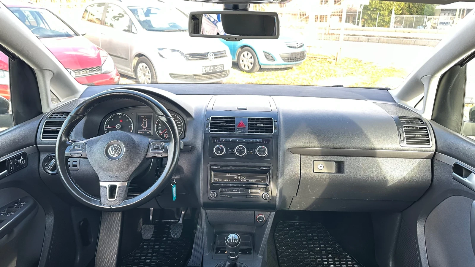 VW Touran 1.6TDI - изображение 7