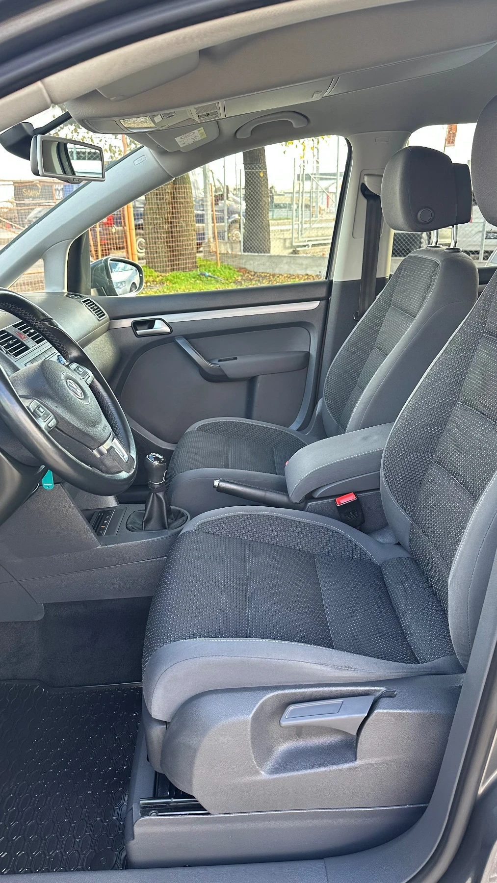 VW Touran 1.6TDI - изображение 9