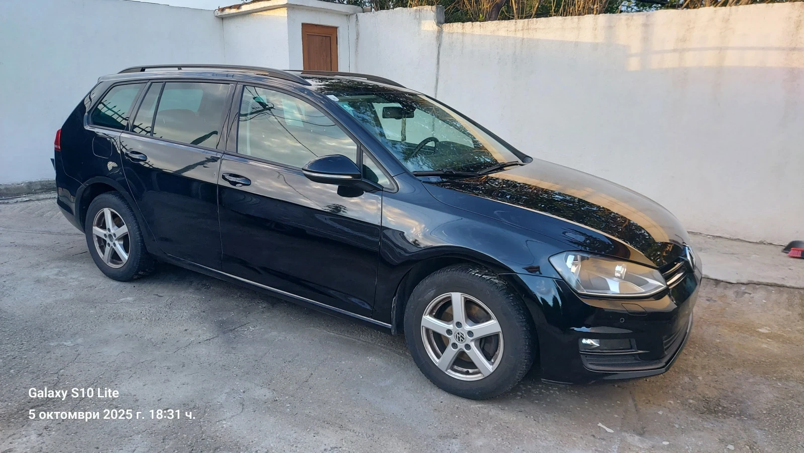 VW Golf 1.6TDI.110 кс BLUEMOTION, снимка 9 - Автомобили и джипове - 53772273
