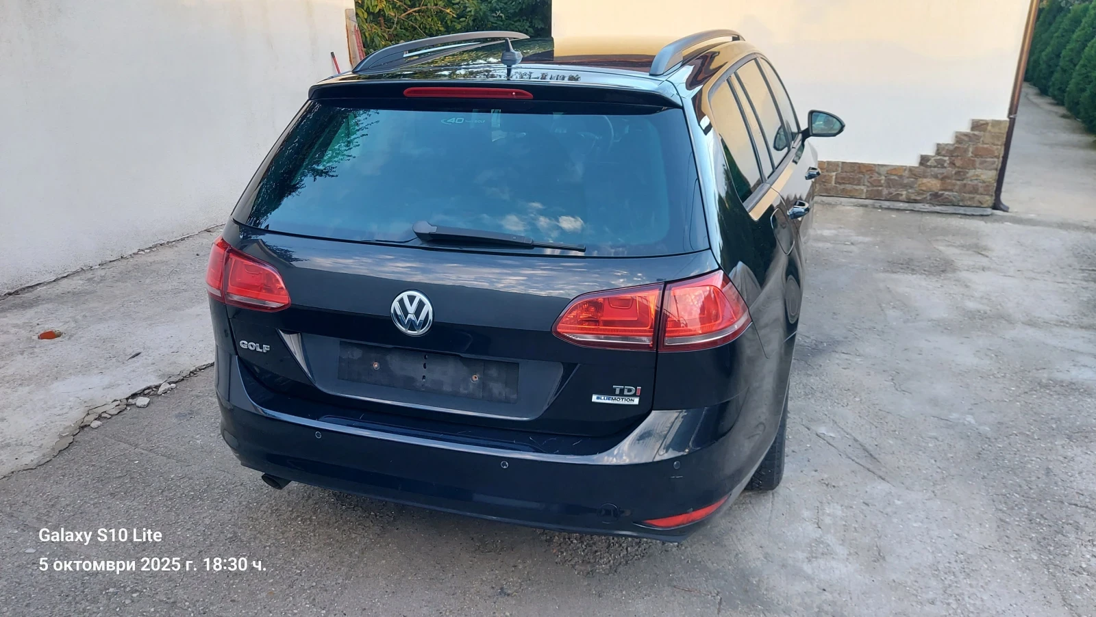 VW Golf 1.6TDI.110 кс BLUEMOTION, снимка 5 - Автомобили и джипове - 53772273