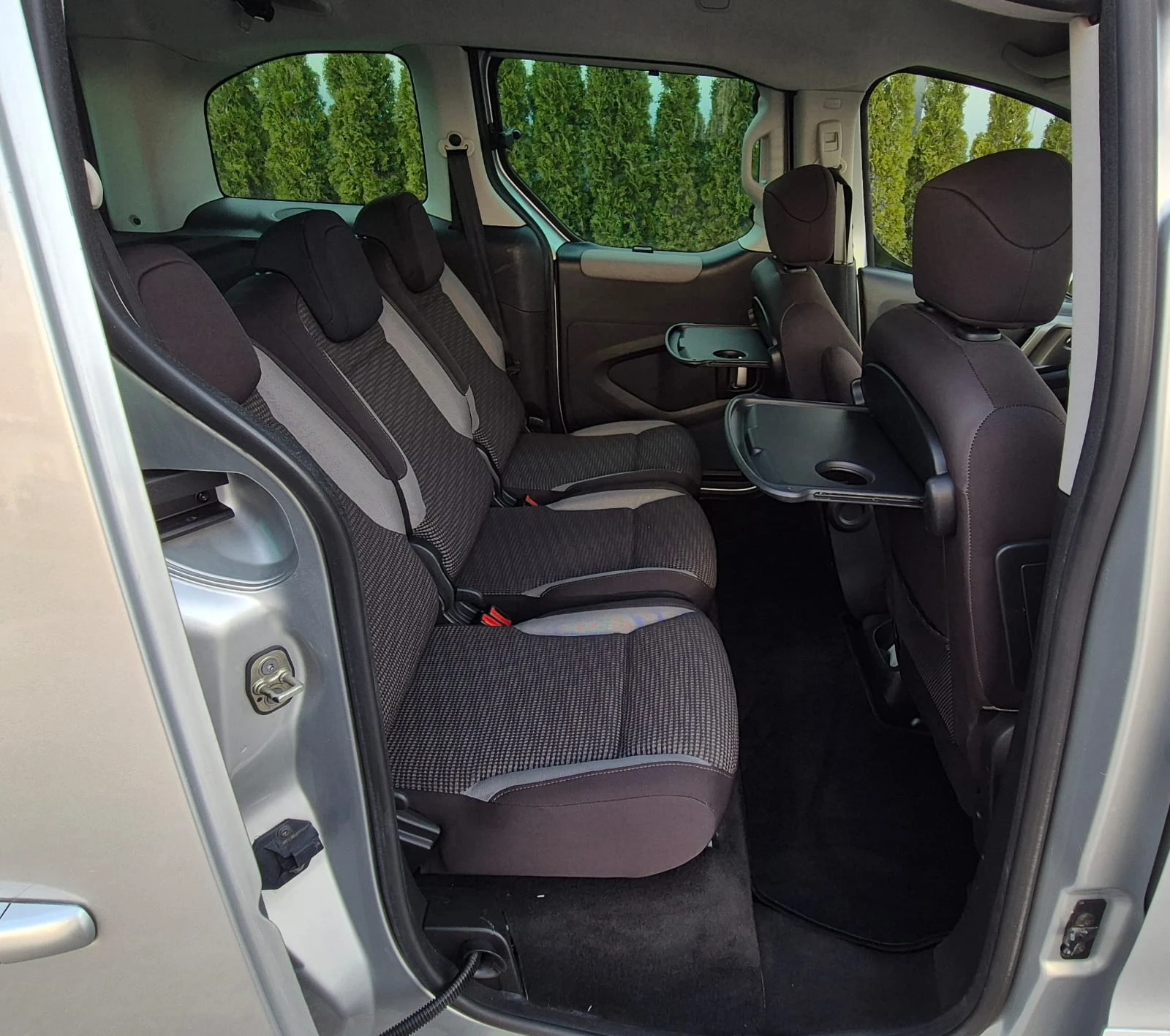 Peugeot Partner 1.6 бенз, евро 5, снимка 11 - Автомобили и джипове - 53837456