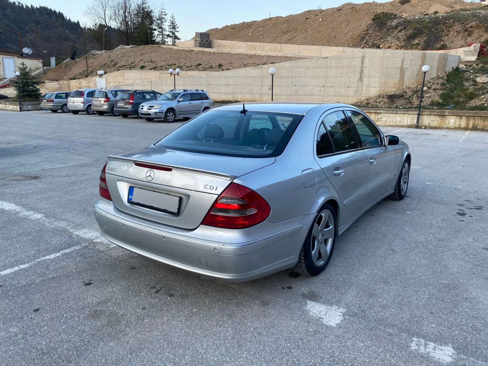 Mercedes-Benz E 270, снимка 5 - Автомобили и джипове - 53850570