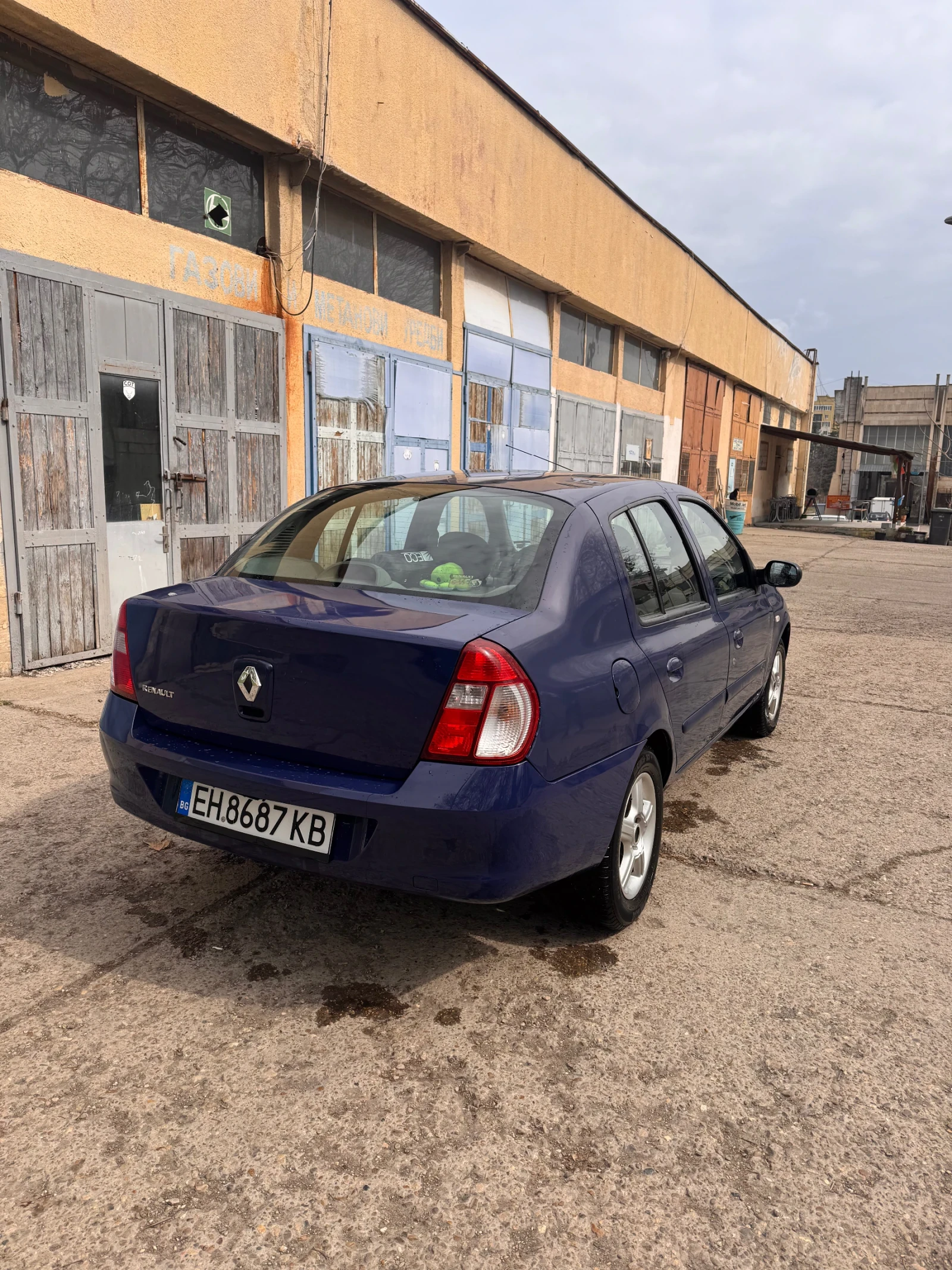 Renault Symbol, снимка 4 - Автомобили и джипове - 53930000