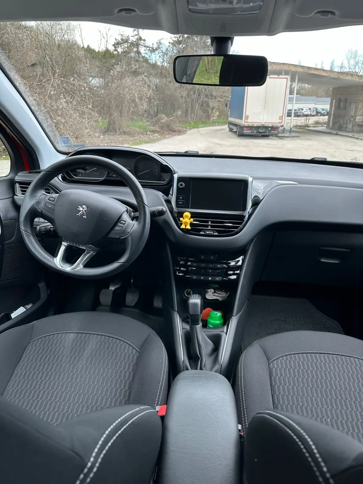 Peugeot 208, снимка 8 - Автомобили и джипове - 53980777